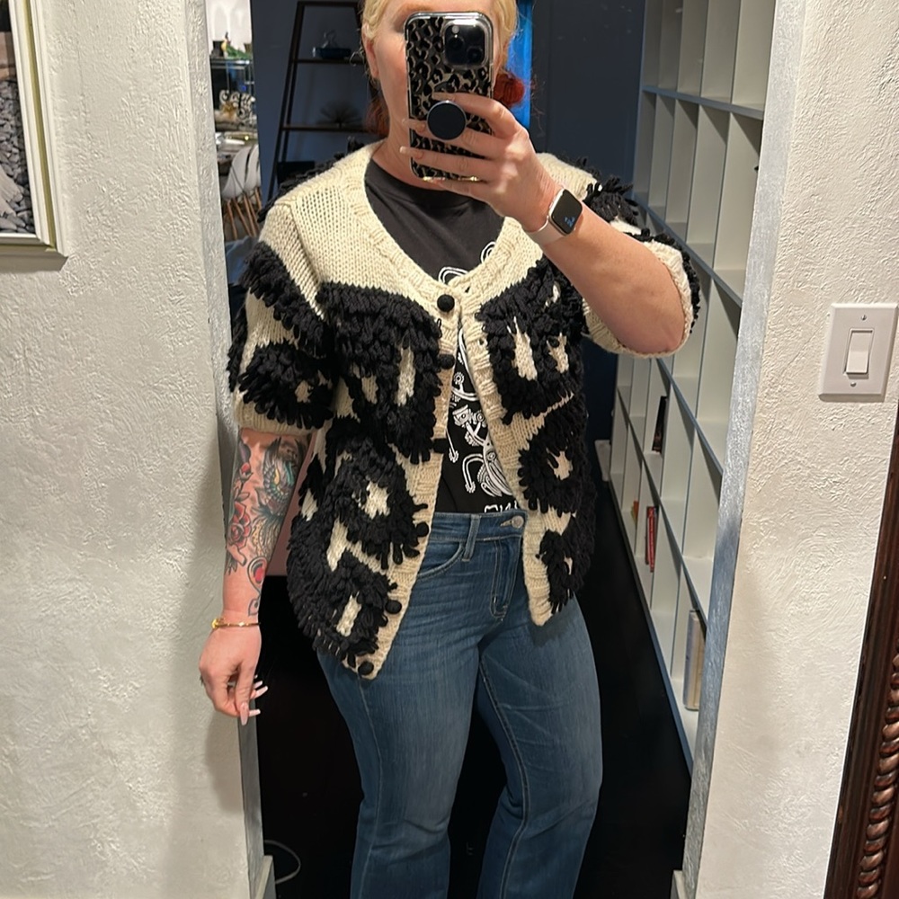 Women's Cream & Black Textured Knit Cardigan - Picture 12 of 13